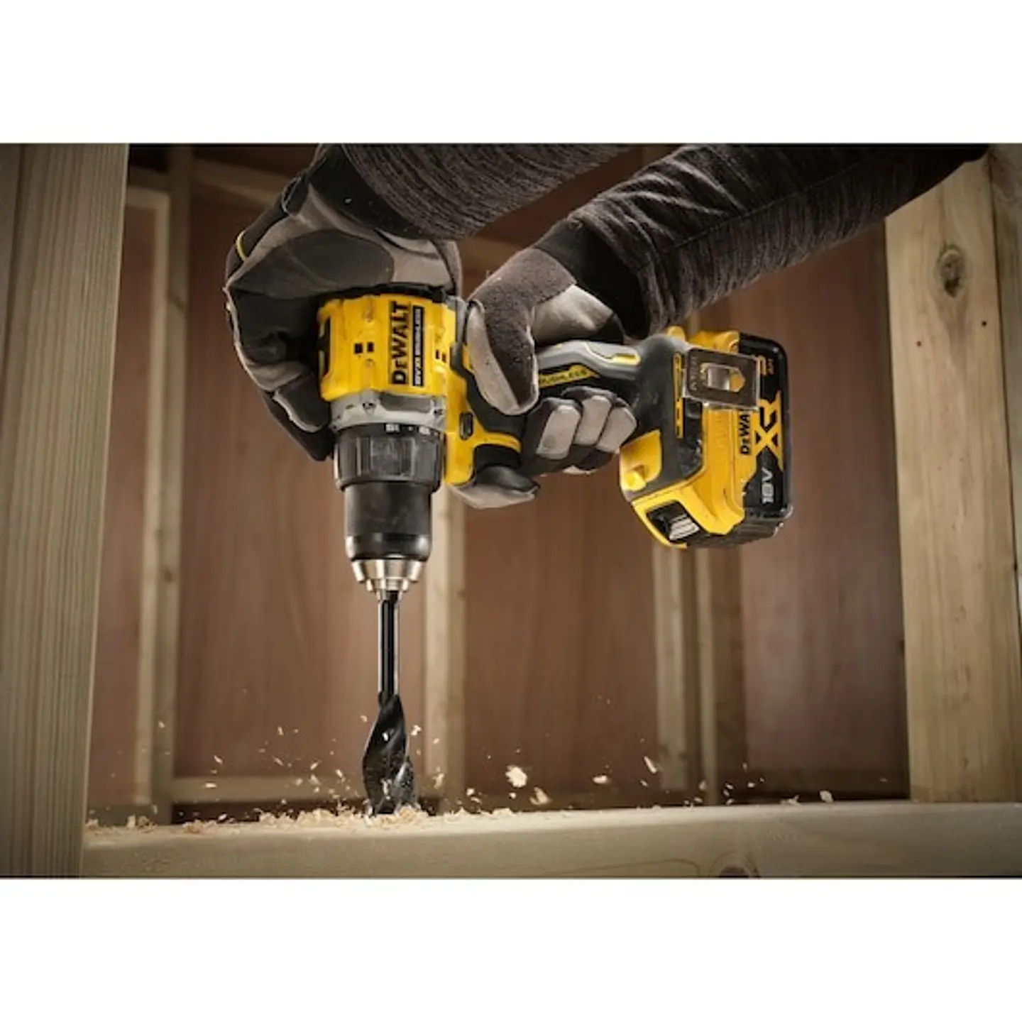 Berbequim Aparafusador sem escovas XR 18V 13mm 74Nm Li-Ion 5Ah com mala TSTAK DEWALT  5