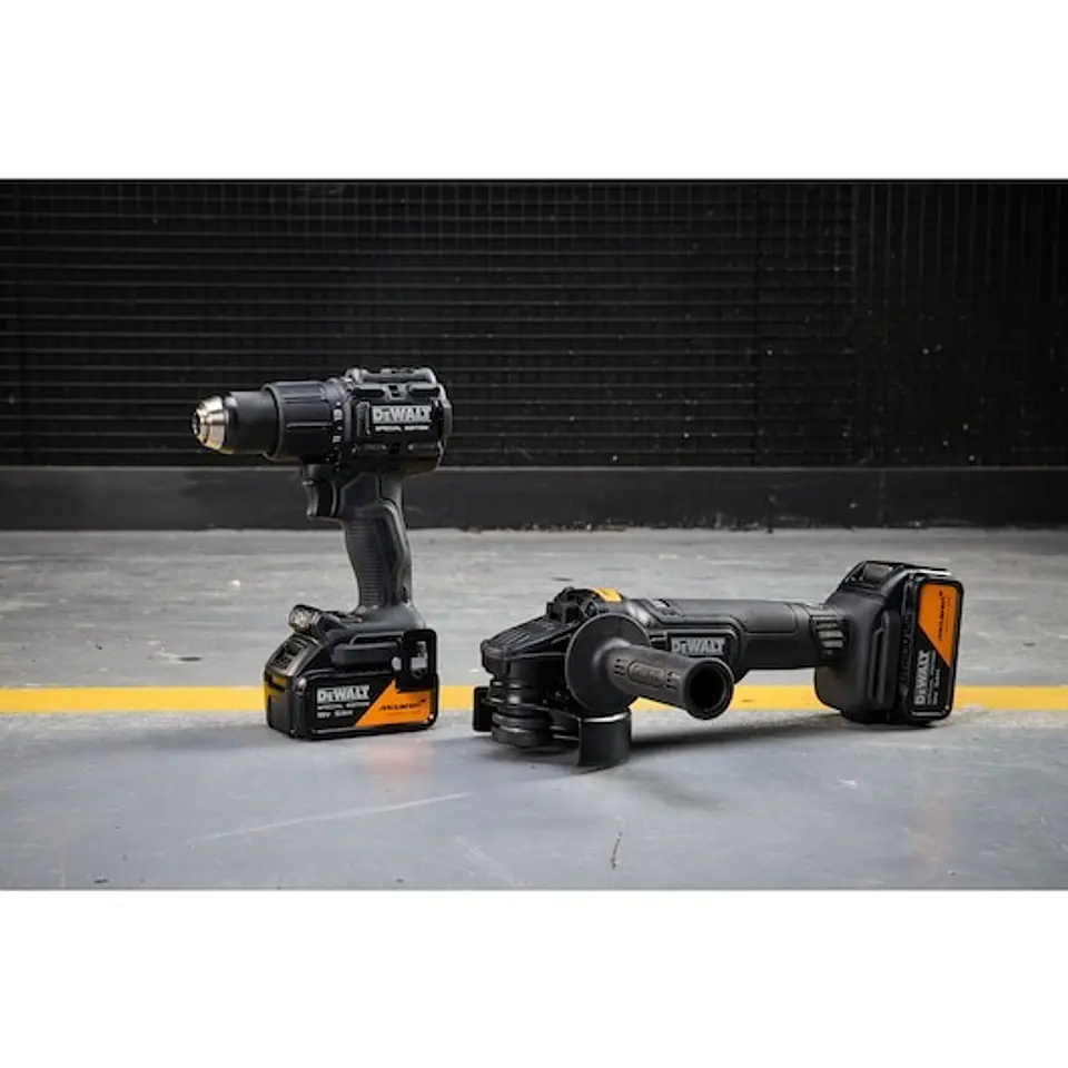 KIT McLaren XR 18V = Berbequim Percussão + Rebarbadora 125mm + 2 baterias Li-Ion 5Ah + mala TSTAK DEWALT  6