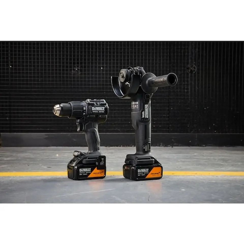 KIT McLaren XR 18V = Berbequim Percussão + Rebarbadora 125mm + 2 baterias Li-Ion 5Ah + mala TSTAK DEWALT  9