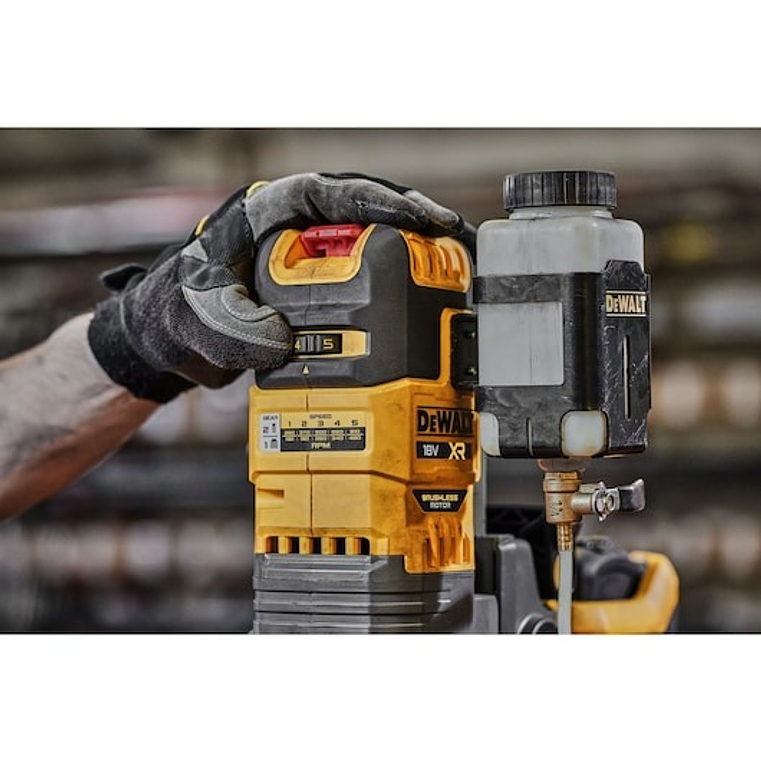 Berbequim magnético sem escovas XR 18V sem carregador/bateria DEWALT  8