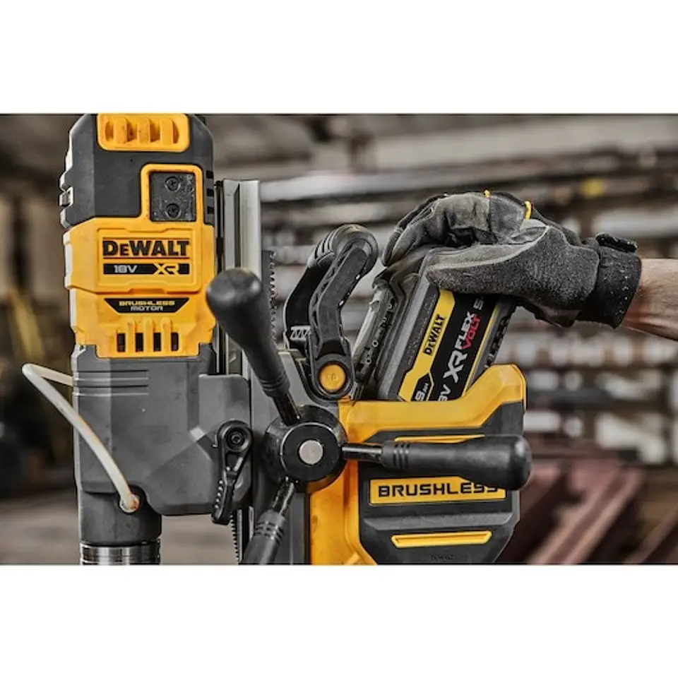 Berbequim magnético sem escovas XR 18V sem carregador/bateria DEWALT  11