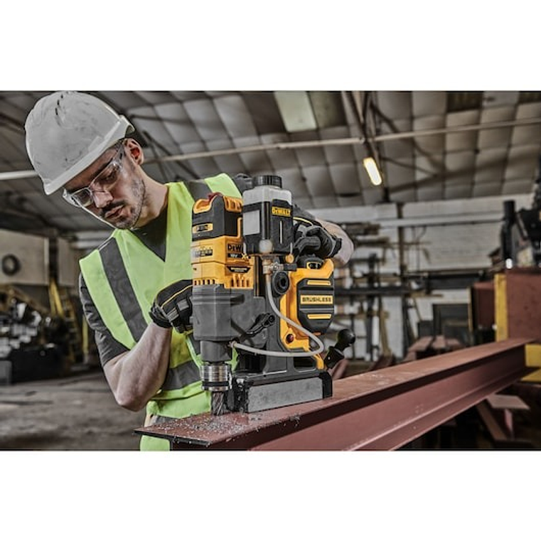 Berbequim magnético sem escovas XR 18V sem carregador/bateria DEWALT  14