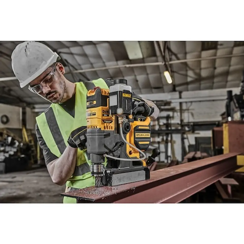 Berbequim magnético sem escovas XR 18V sem carregador/bateria DEWALT  14