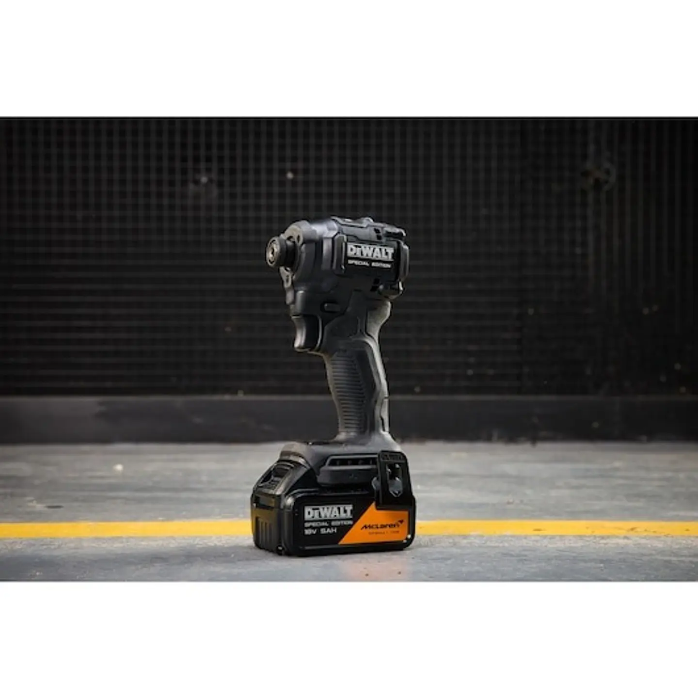 Aparafusadora Impacto McLaren sem escovas XR 18V 1/4