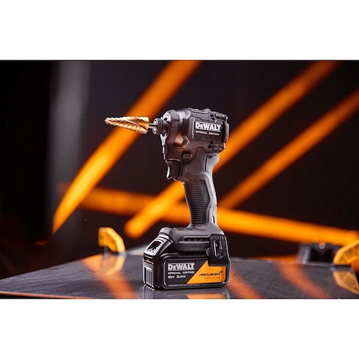 Aparafusadora Impacto McLaren sem escovas XR 18V 1/4