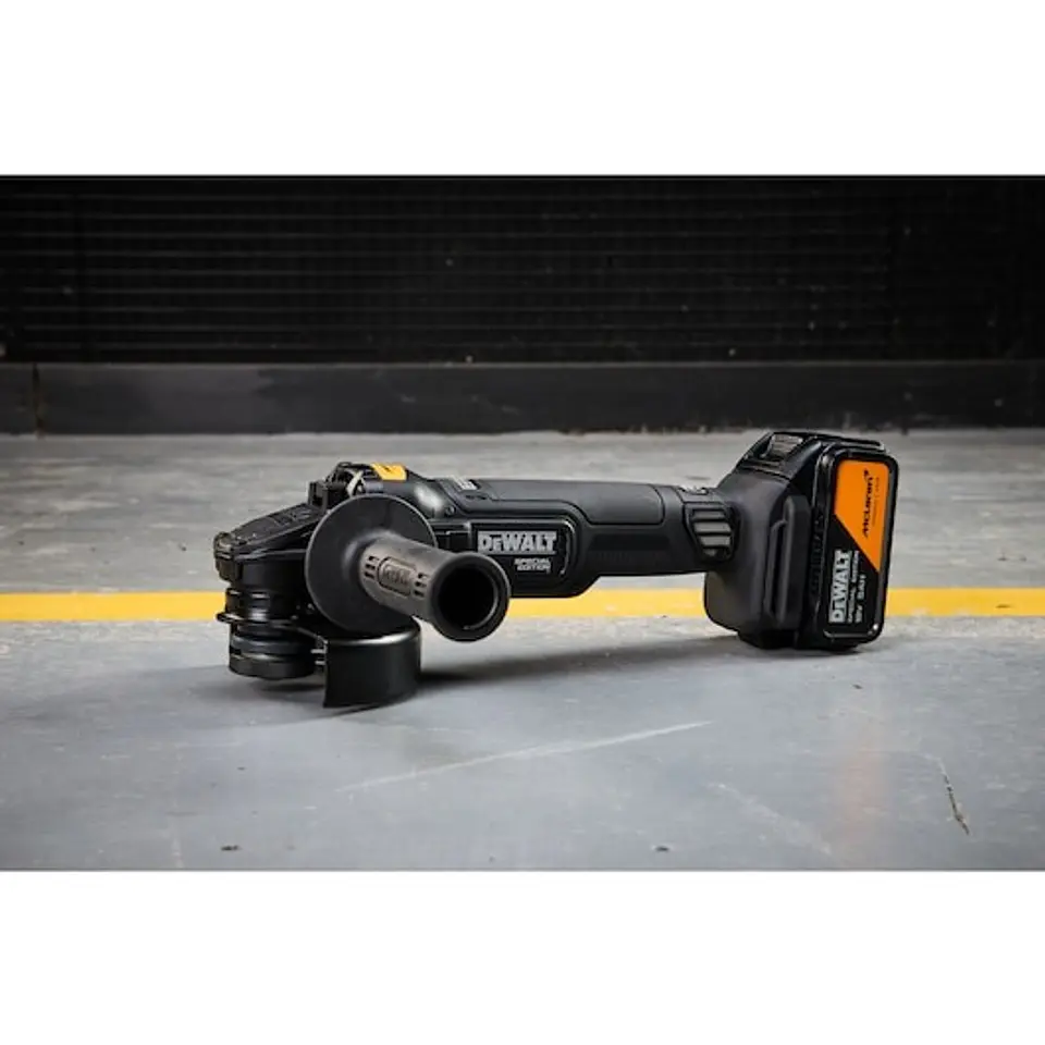 Rebarbadora Acabamentos McLaren sem escovas XR 18V 125mm com 2 baterias Li-Ion 5Ah com Travão, Embraiagem, Arranque suave, Bloqueio e re-arranque e mala TSTAK DEWALT  8