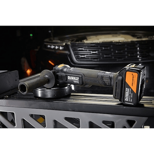 Rebarbadora Acabamentos McLaren sem escovas XR 18V 125mm com 2 baterias Li-Ion 5Ah com Travão, Embraiagem, Arranque suave, Bloqueio e re-arranque e mala TSTAK DEWALT  9