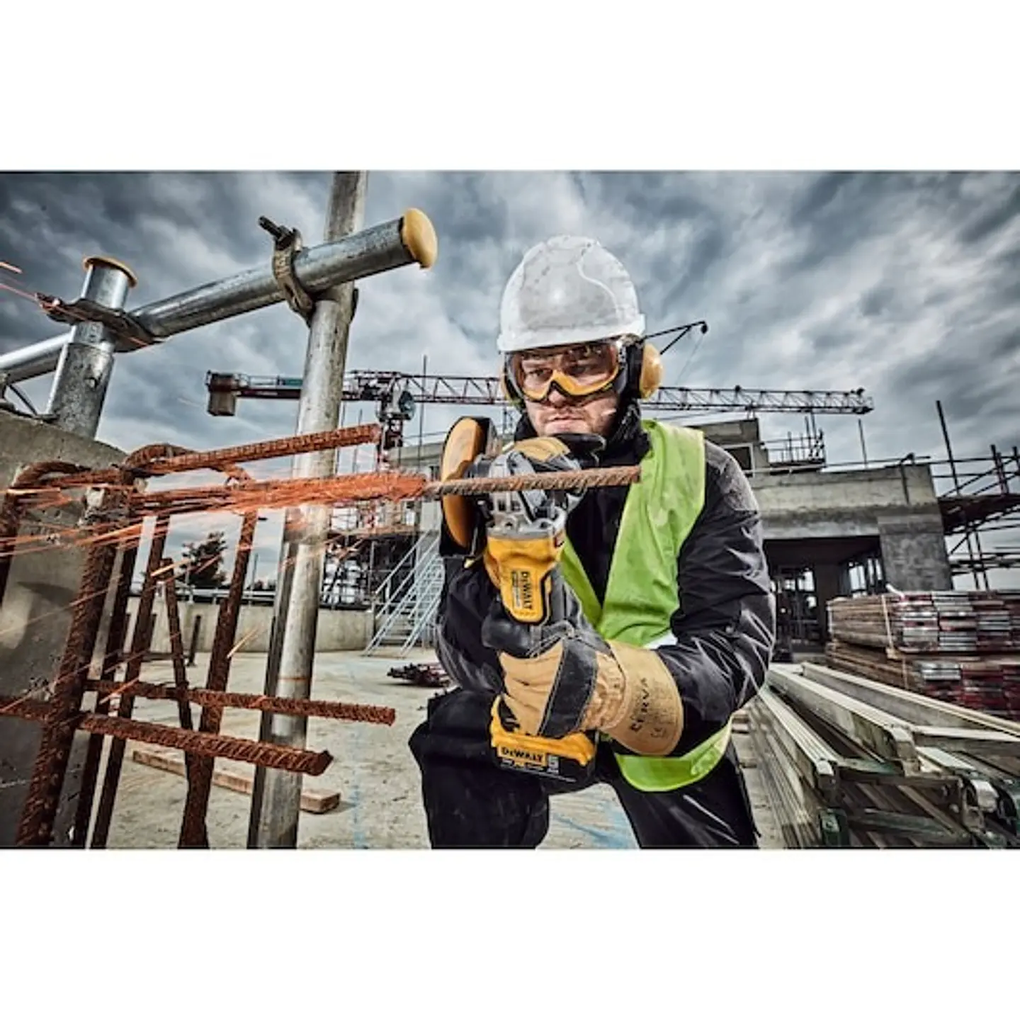 Rebarbadora Acabamentos sem escovas XR 18V 125mm sem carregador/bateria e mala TSTAK DEWALT  8