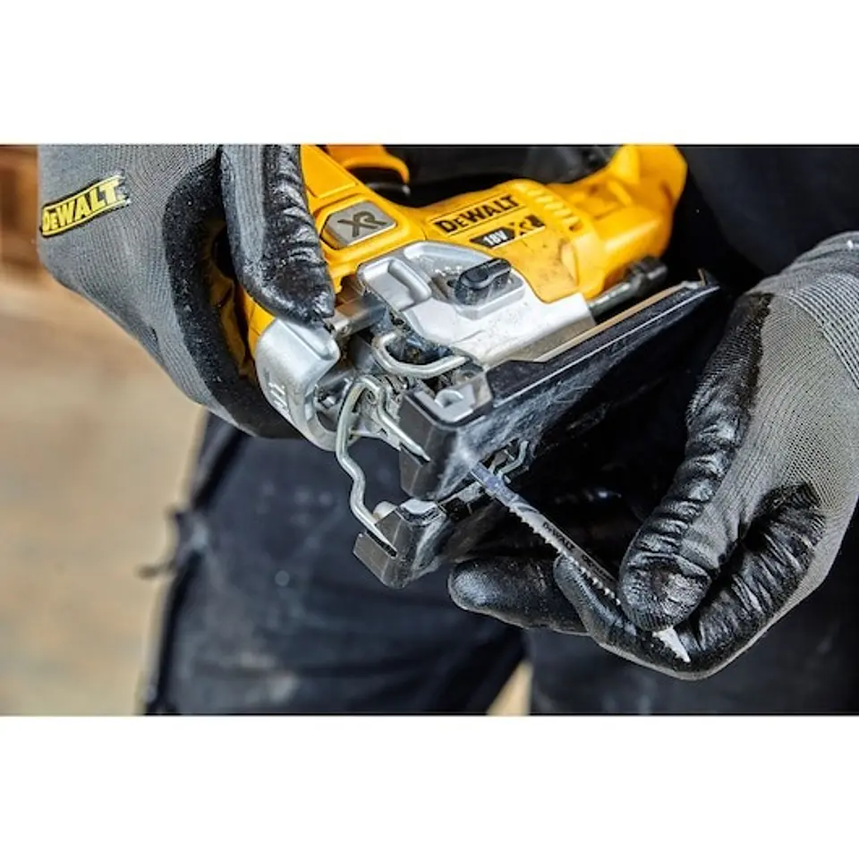 Serra de recortes sem escovas XR 18V Li-Ion 5,0Ah DEWALT  8