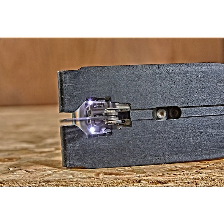 Serra de recortes sem escovas XR 18V Li-Ion 5,0Ah DEWALT  16