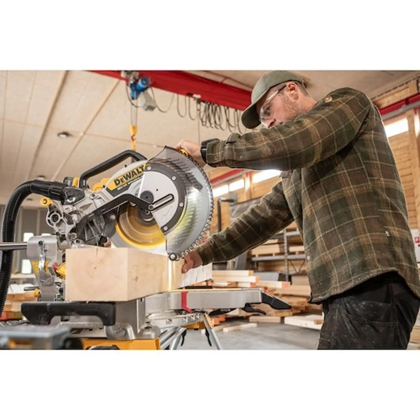 Serra de Esquadria Telescópica XR 18V Ø305mm Luz XPS sem carregador/bateria DEWALT  12