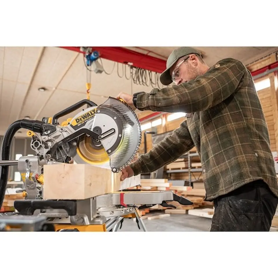 Serra de Esquadria Telescópica XR 18V Ø305mm Luz XPS sem carregador/bateria DEWALT  12