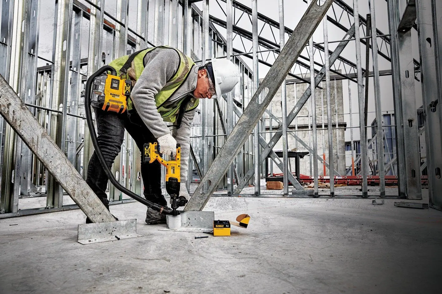 Aspirador de Sólidos XR 18V sem carregador/ bateria DEWALT  3