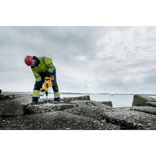 Martelo perfurador SDS-Max Eletropneumático sem escovas XR FLEXVOLT 54V SDS-Max 5kg 6,1J 3 Modos com 2 baterias 54V/18V Li-Ion 9,0Ah e mala DEWALT 13