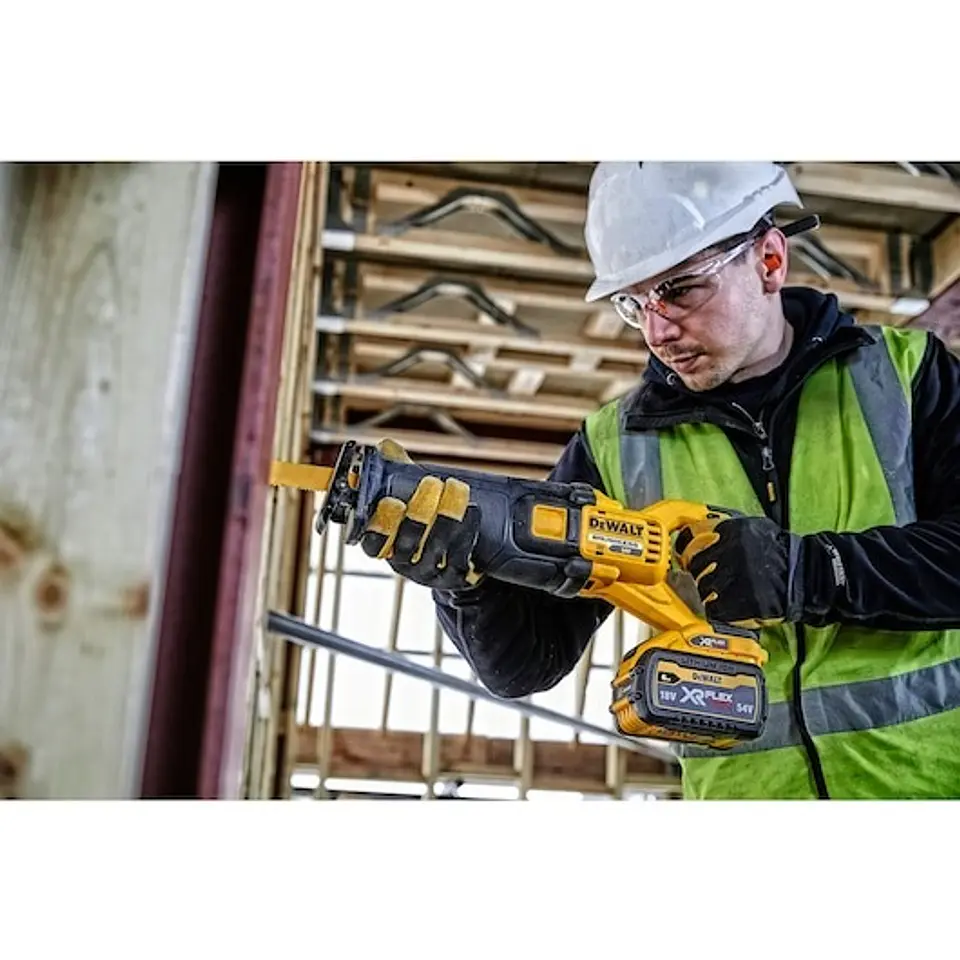 Serra Sabre sem escovas XR FLEXVOLT 54V com mala DEWALT  3
