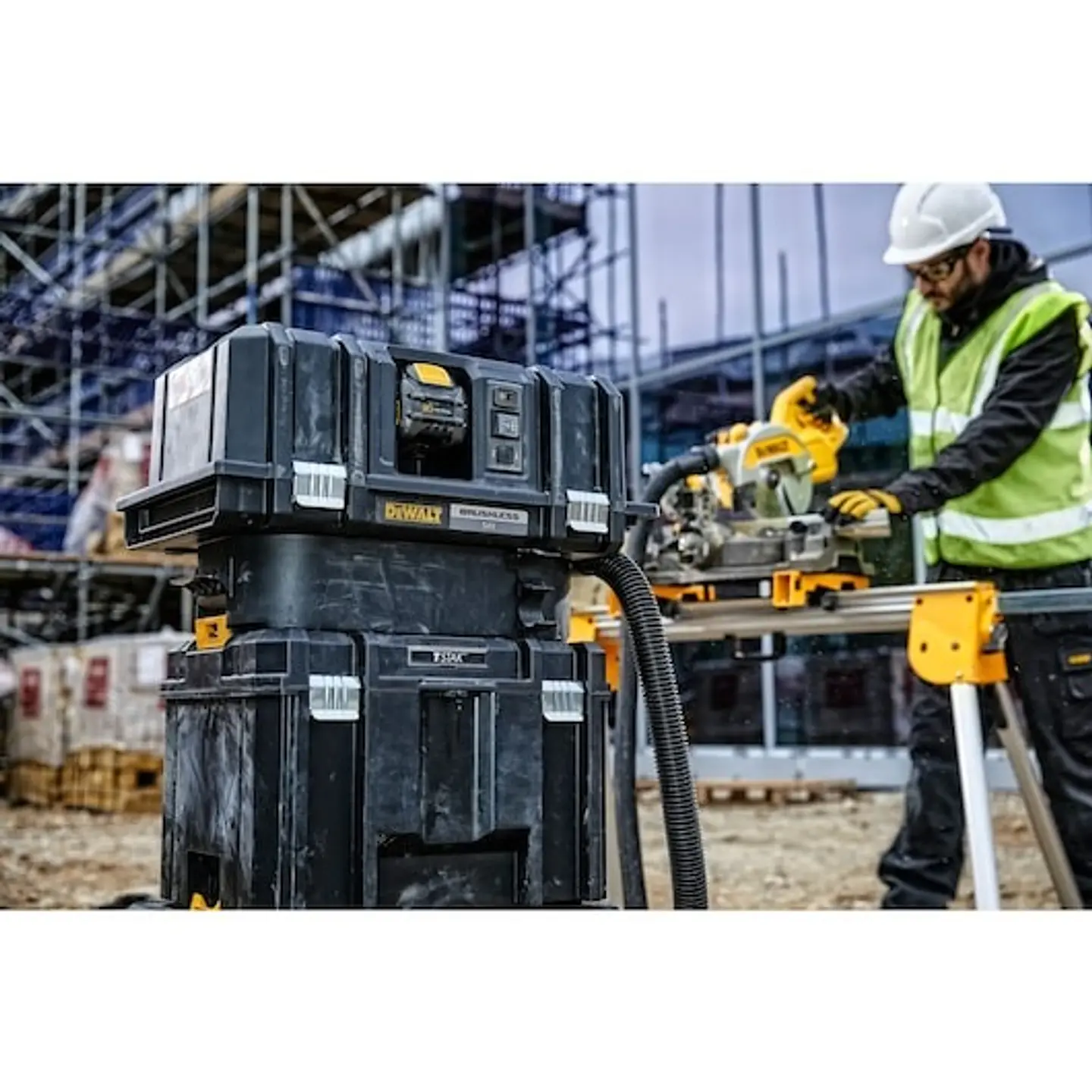 Aspirador sólidos e líquidos XR FLEXVOLT 54V Classe M DEWALT 13