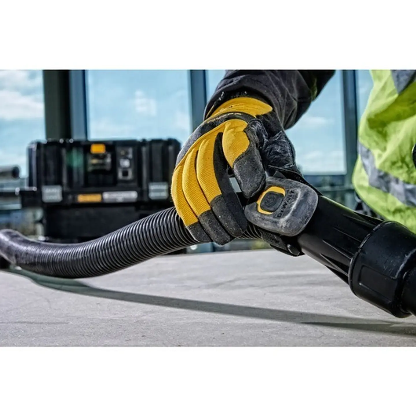 Aspirador sólidos e líquidos XR FLEXVOLT 54V Classe M DEWALT 17