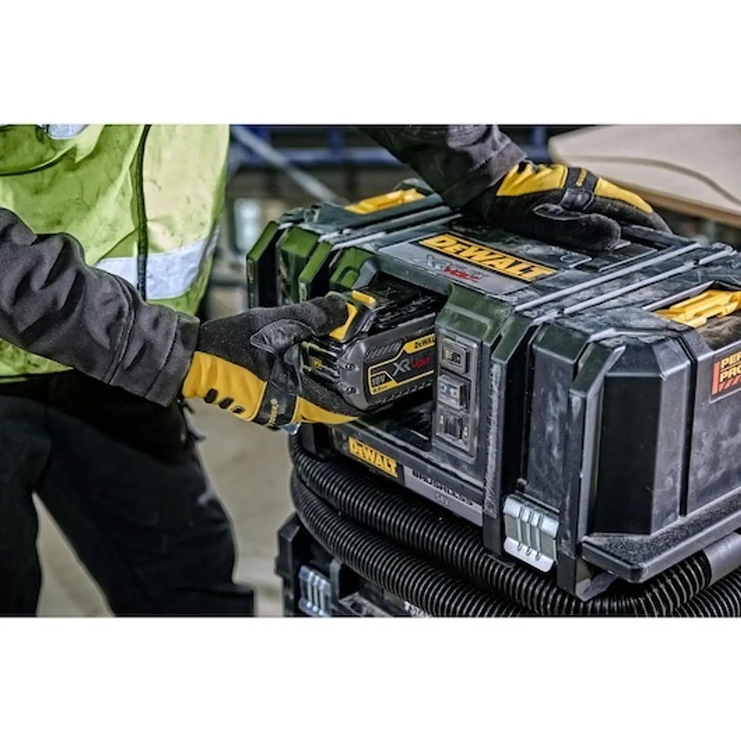 Aspirador sólidos e líquidos XR FLEXVOLT 54V Classe M DEWALT 34