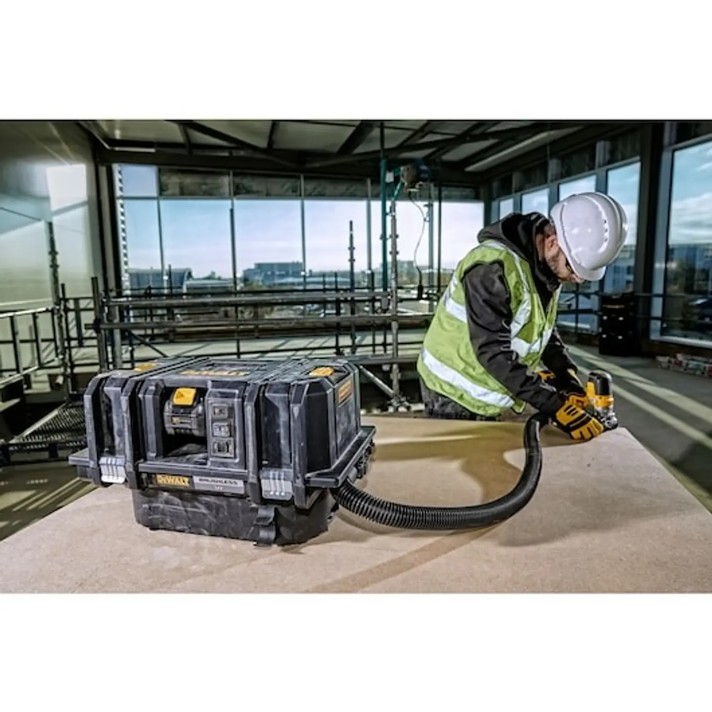 Aspirador sólidos e líquidos XR FLEXVOLT 54V Classe M DEWALT 47