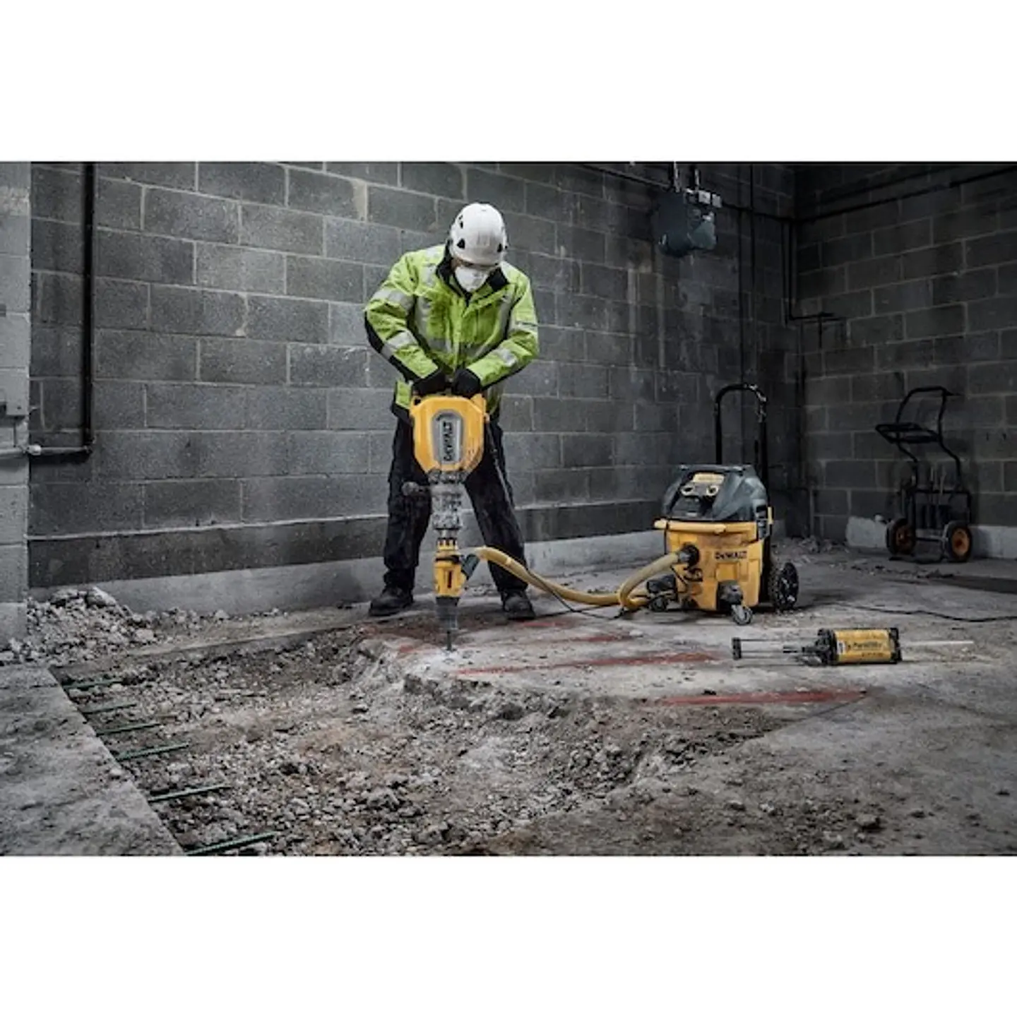 Martelo Demolidor sem escovas 1.700W SDS max® 27J DEWALT  7