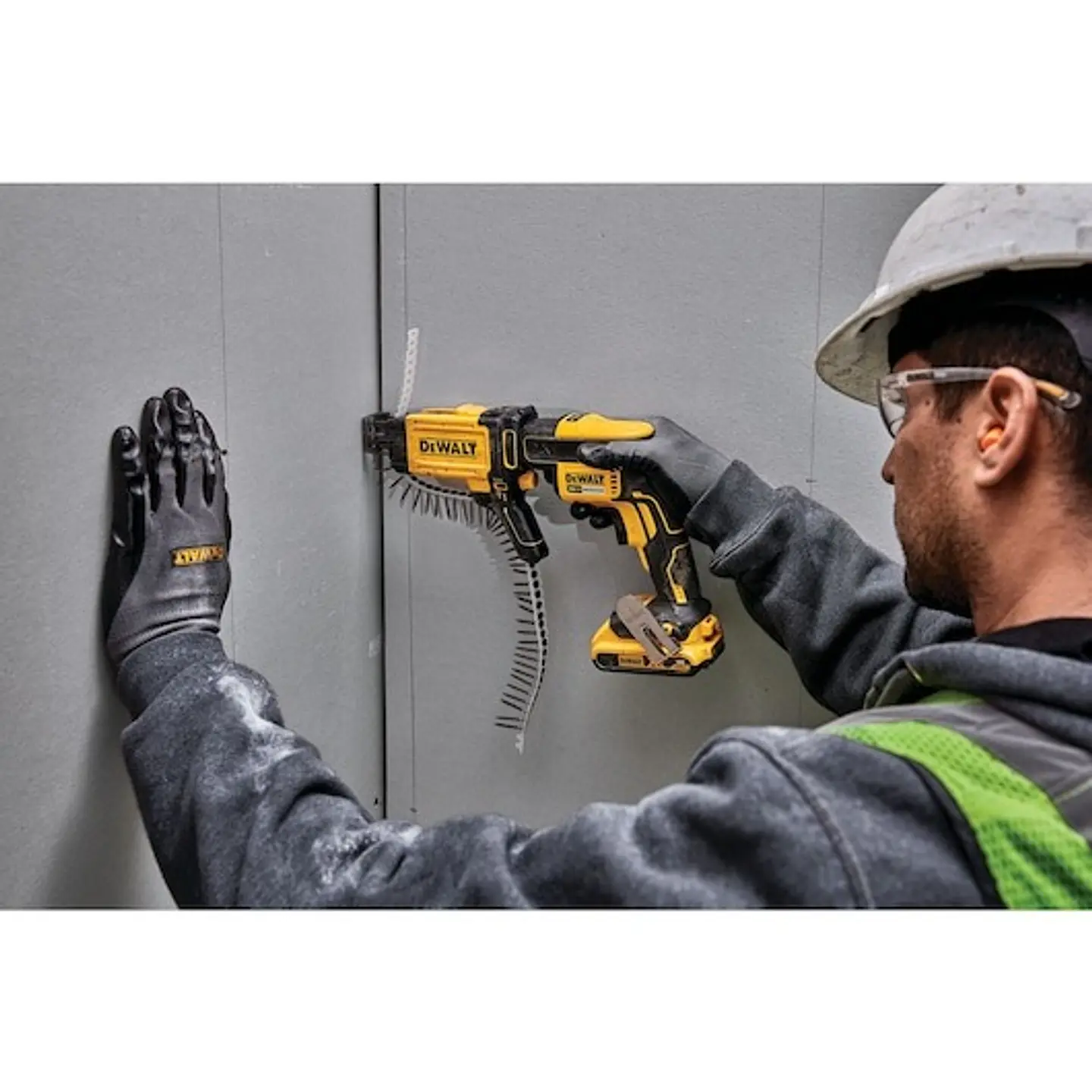 Alimentador automático parafusos pladur DCF6202 DEWALT 4