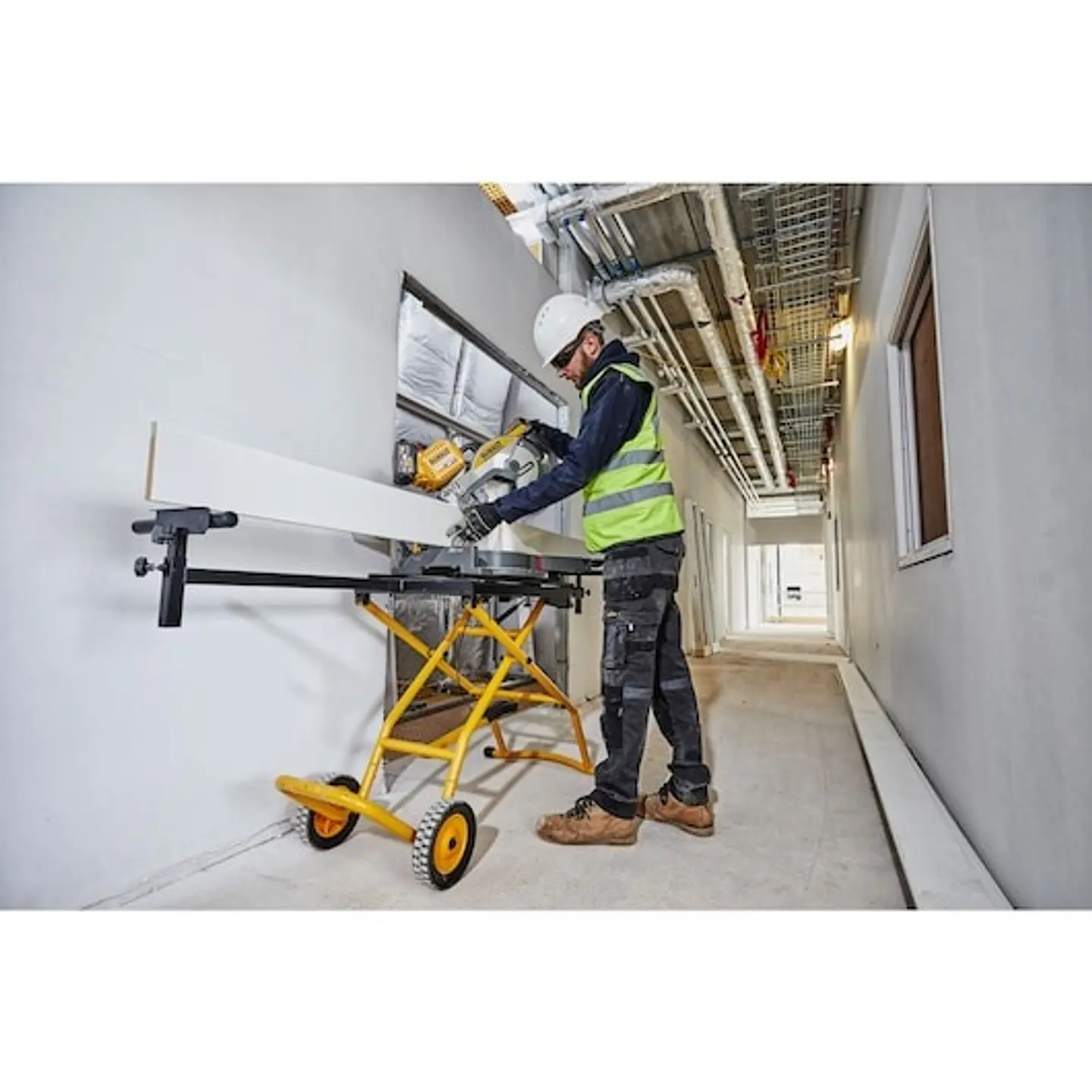 Banco de trabalho com rodas para Serra de Esquadria DEWALT  10