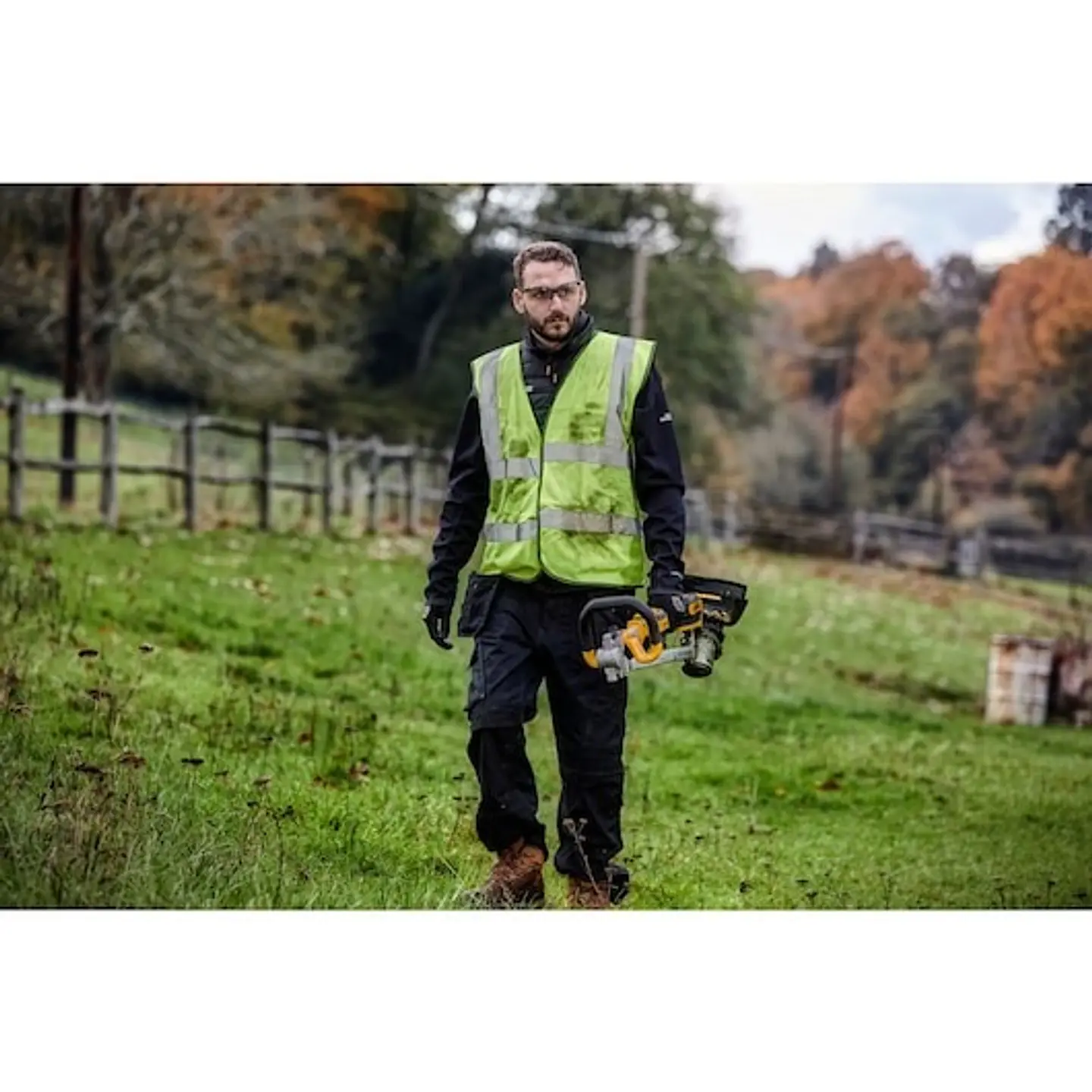 Aparador de bermas sem escovas XR 18V 36cm com 1 bateria de iões de lítio de 5Ah DEWALT  8