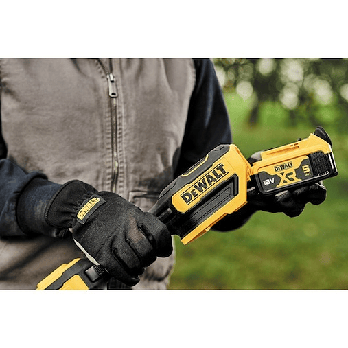Aparador de bermas sem escovas XR 18V 36cm com 1 bateria de iões de lítio de 5Ah DEWALT  15