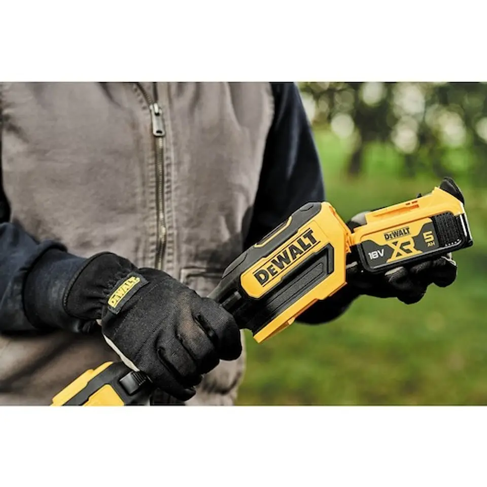 Aparador de bermas sem escovas XR 18V 36cm com 1 bateria de iões de lítio de 5Ah DEWALT  15