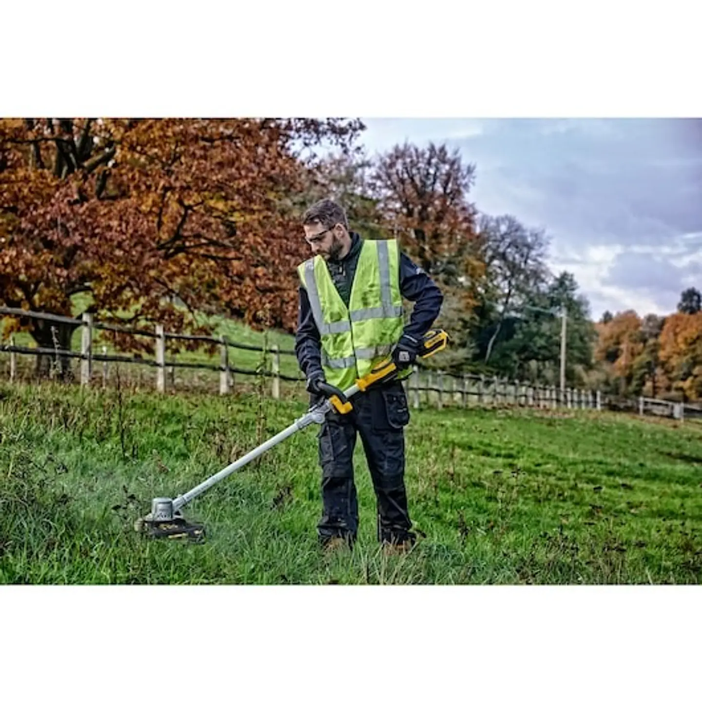 Aparador XR 18V 36cm sem carregador/ bateria DEWALT  4