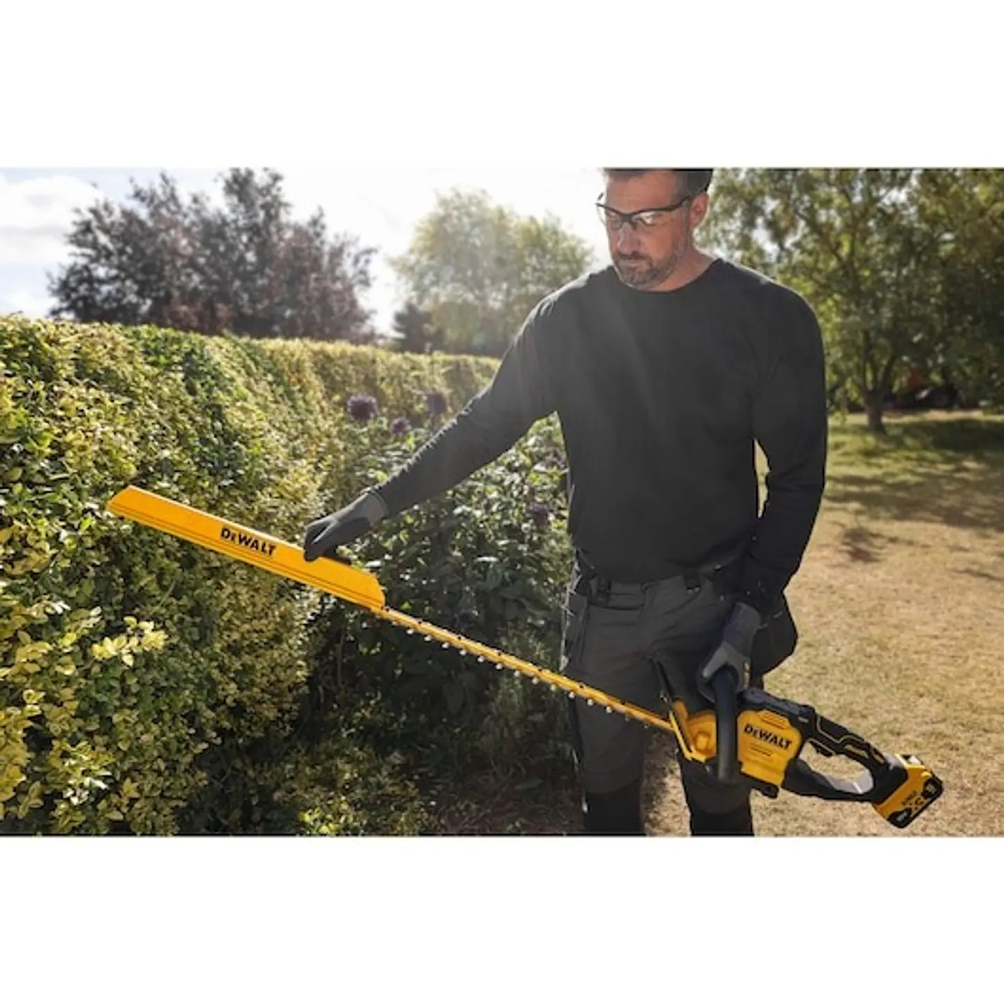 Corta-Sebes sem escovas XR 18V 60cm 25mm com 1 bateria Li-Ion 5Ah DEWALT  5