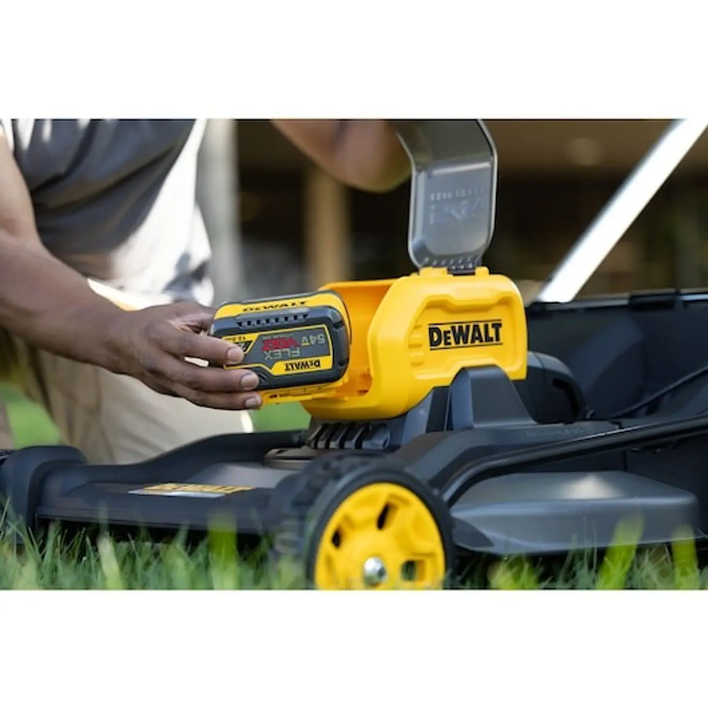 Corta-relvas automotora sem escovas XR FLEXVOLT 54V/18V 53cm sem carregador/bateria DEWALT  7