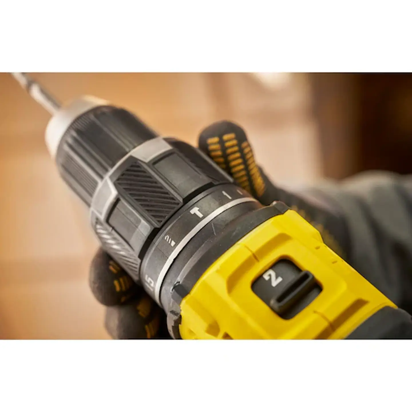 Berbequim com Percussão BRUSHLESS V20 Li-Ion 18V 60Nm sem carregador/bateria STANLEY  7