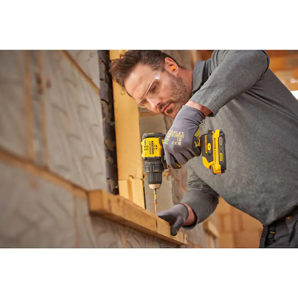 Berbequim Aparafusador BRUSHLESS V20 Li-Ion 18V 60Nm. Inclui 2 baterias Li-Ion 2Ah, carregador 1.25A e mala Pro-Stack STANLEY  8