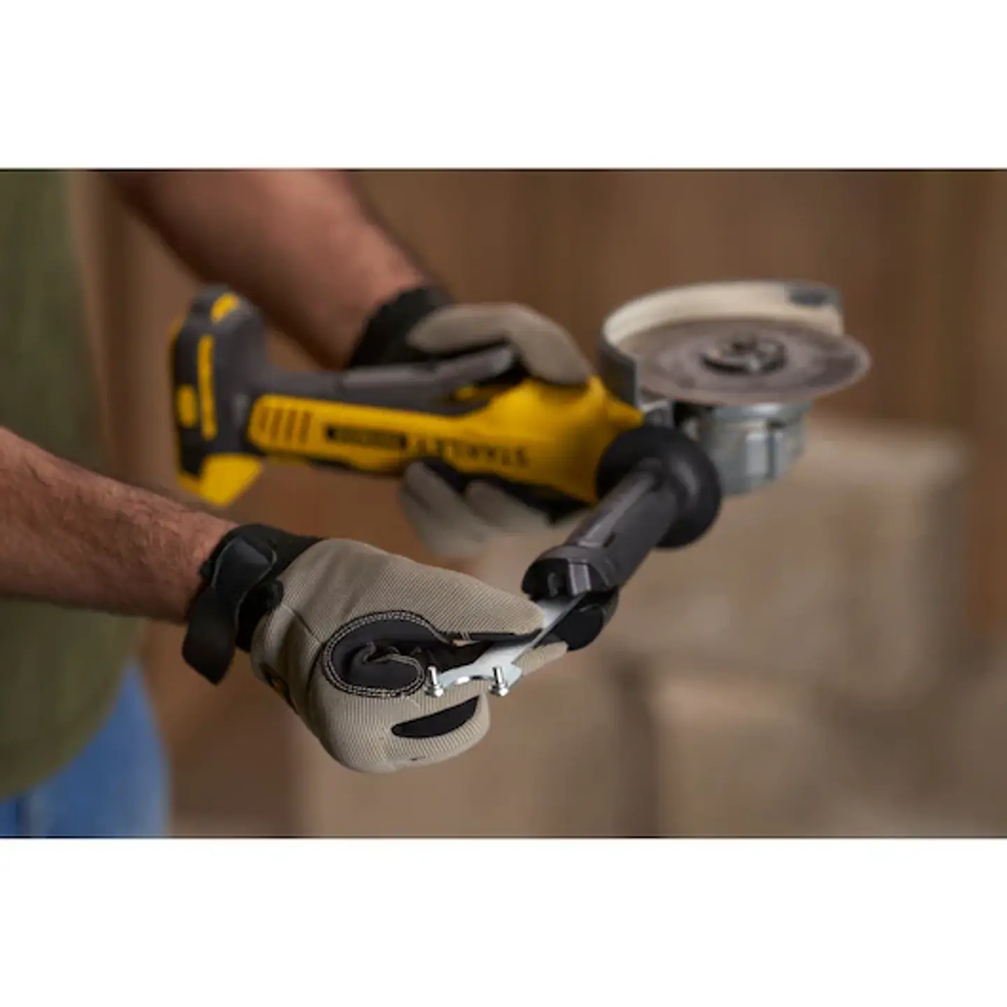 REBARBADORA BRUSHLESS 125 mm V20 LITHIUM-ION 18V SEM CARREGADOR/BATERIA STANLEY  4