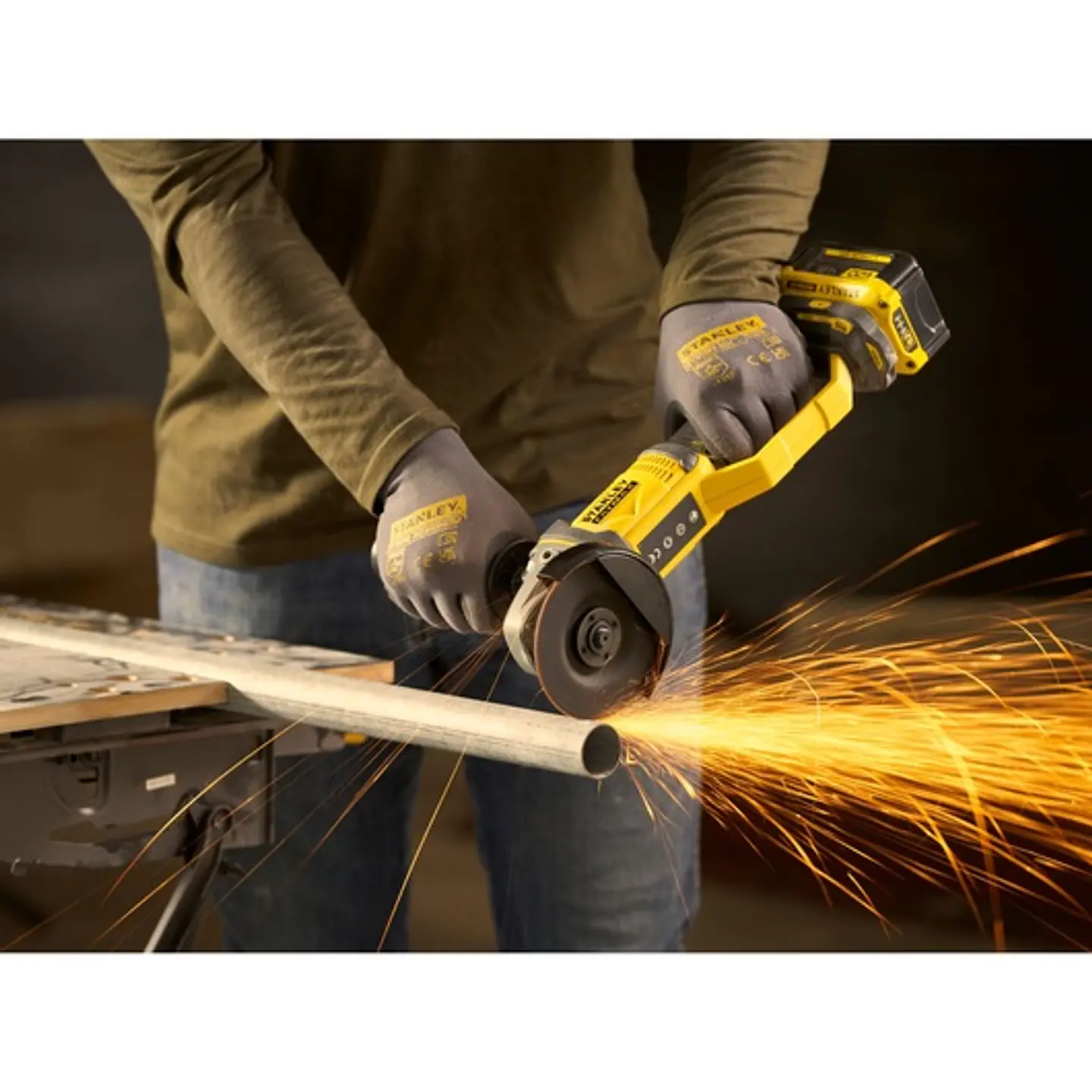 Rebarbadora V20 Li-Ion 18V 115mm Sem carregador/bateria STANLEY  7