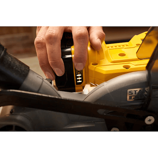 SERRA DE ESQUADRIA V20 LI-ION 18V Ø190 mm COM 1 BATERIA 4AH E CARREGADOR STANLEY  5