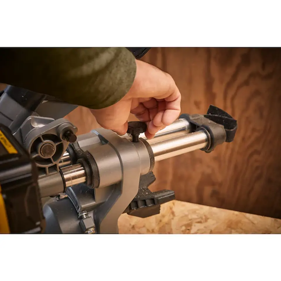 SERRA DE ESQUADRIA V20 LI-ION 18V Ø190 mm COM 1 BATERIA 4AH E CARREGADOR STANLEY  8