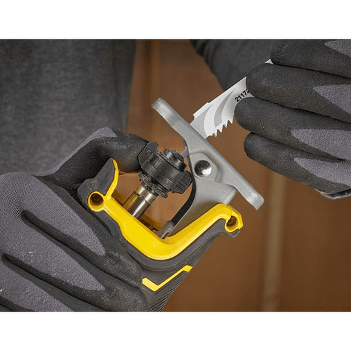 Serra Sabre BRUSHLESS V20 Li-Ion 18V com bateria, carregador e mala ProStack STANLEY  7