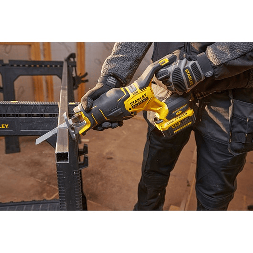 Serra Sabre BRUSHLESS V20 Li-Ion 18V com bateria, carregador e mala ProStack STANLEY  13