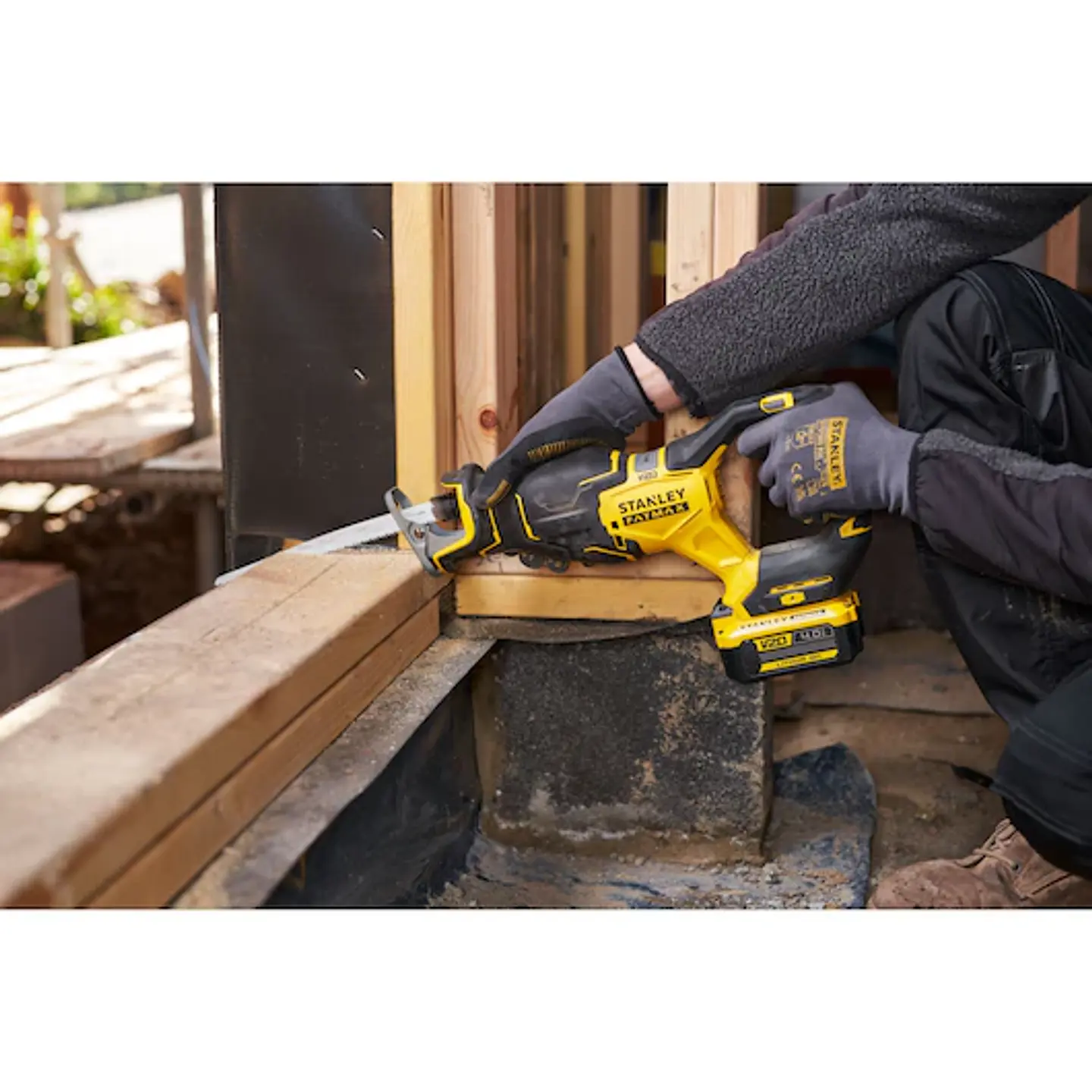 Serra Sabre BRUSHLESS V20 Li-Ion 18V sem carregador/bateria STANLEY  12