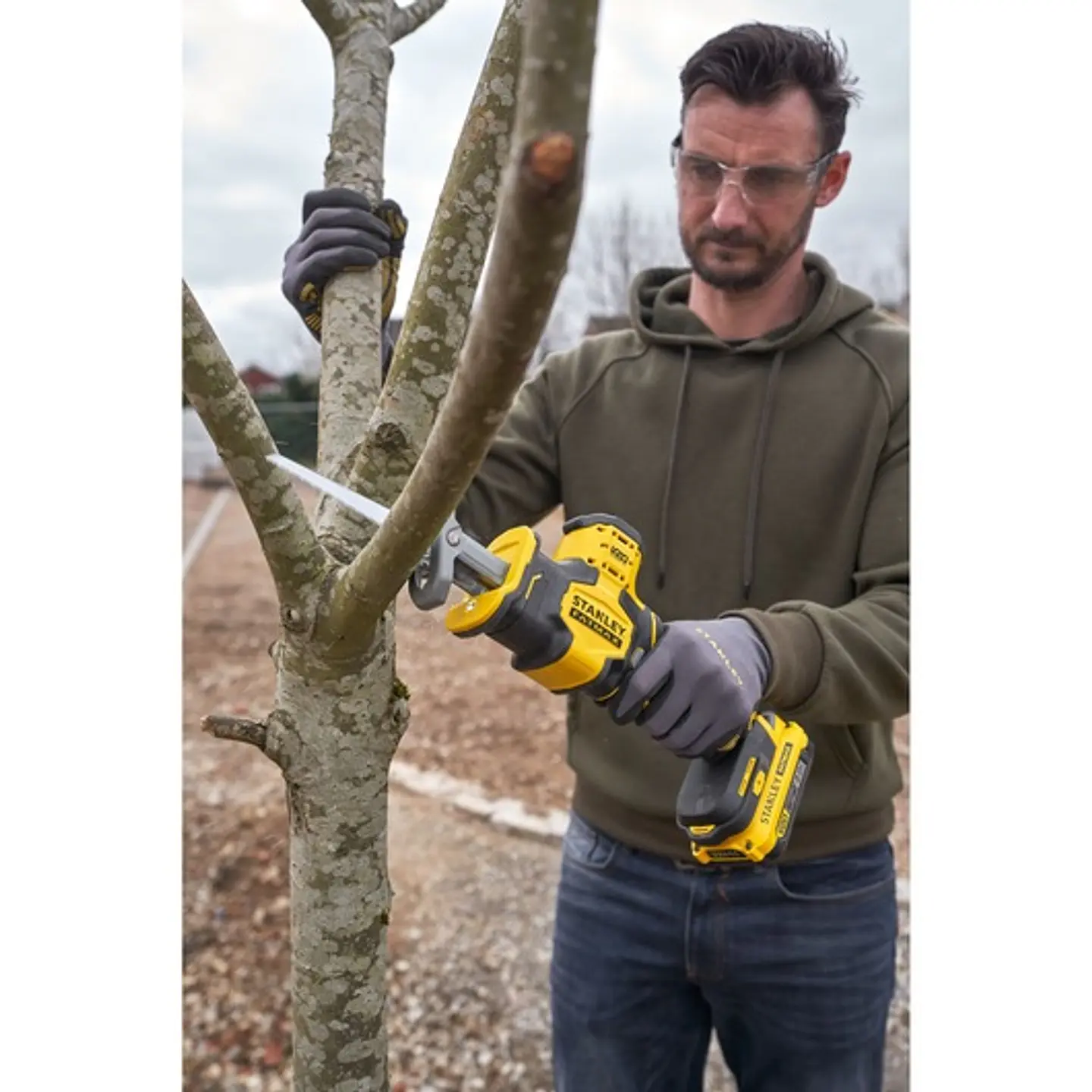 Mini-Serra Sabre BRUSHLESS V20 Li-Ion 18V sem carregador/bateria STANLEY  8