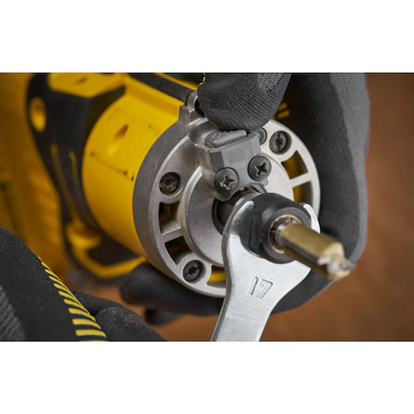 Tupia BRUSHLESS V20 Li-Ion 18V. Sem carregador/bateria STANLEY  3