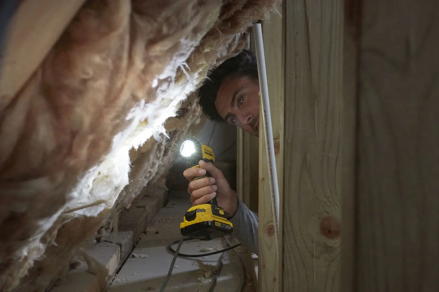 Lanterna LED V20 18V sem bateria/carregador STANLEY  4