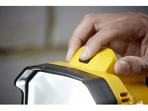 Lanterna LED V20 18V sem bateria/carregador STANLEY 