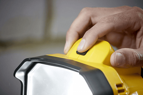 Lanterna LED V20 18V sem bateria/carregador STANLEY 