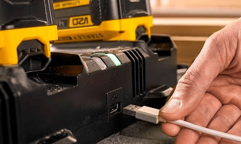 Carregador Duplo V20 4a STANLEY 