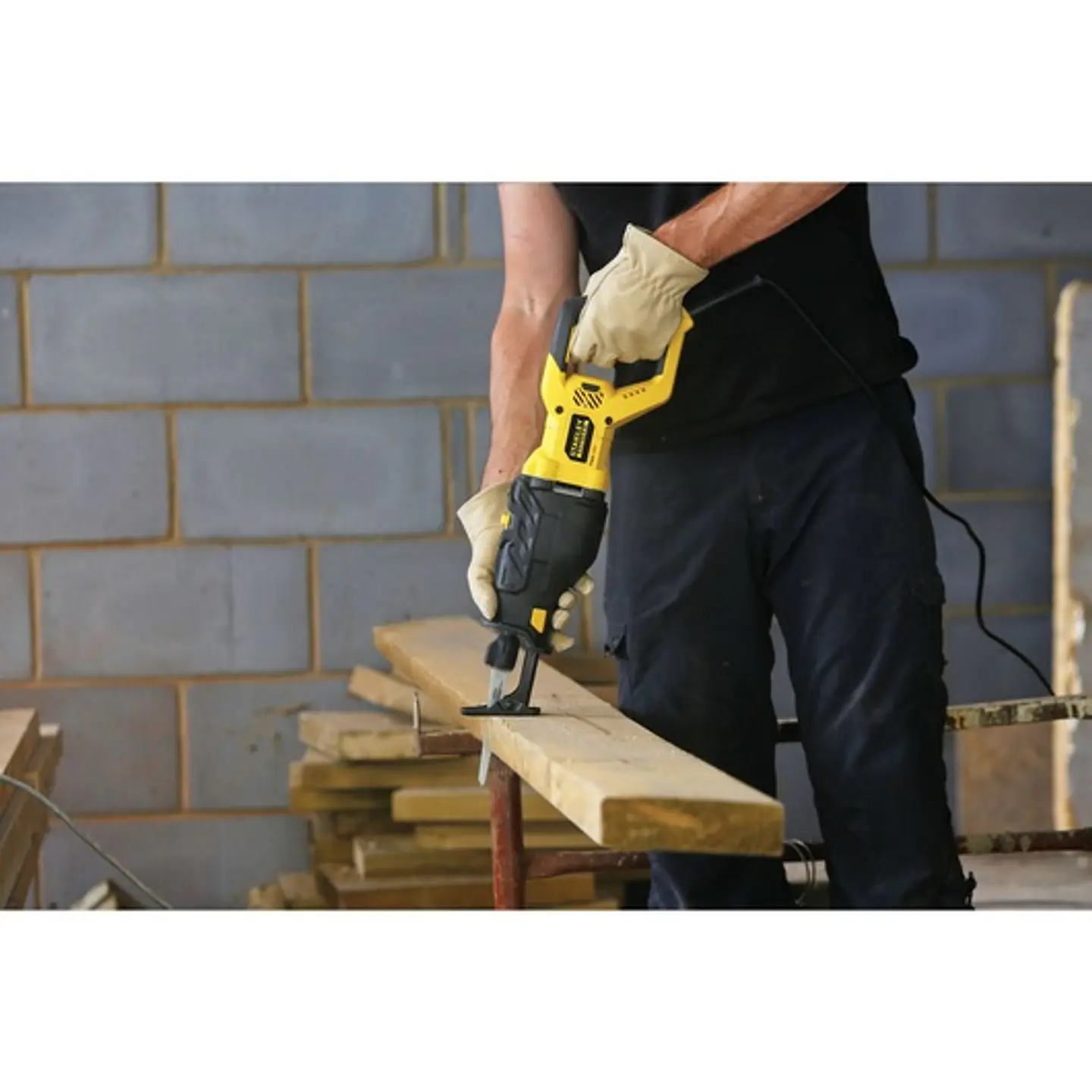 Serra Sabre 1050W STANLEY 3