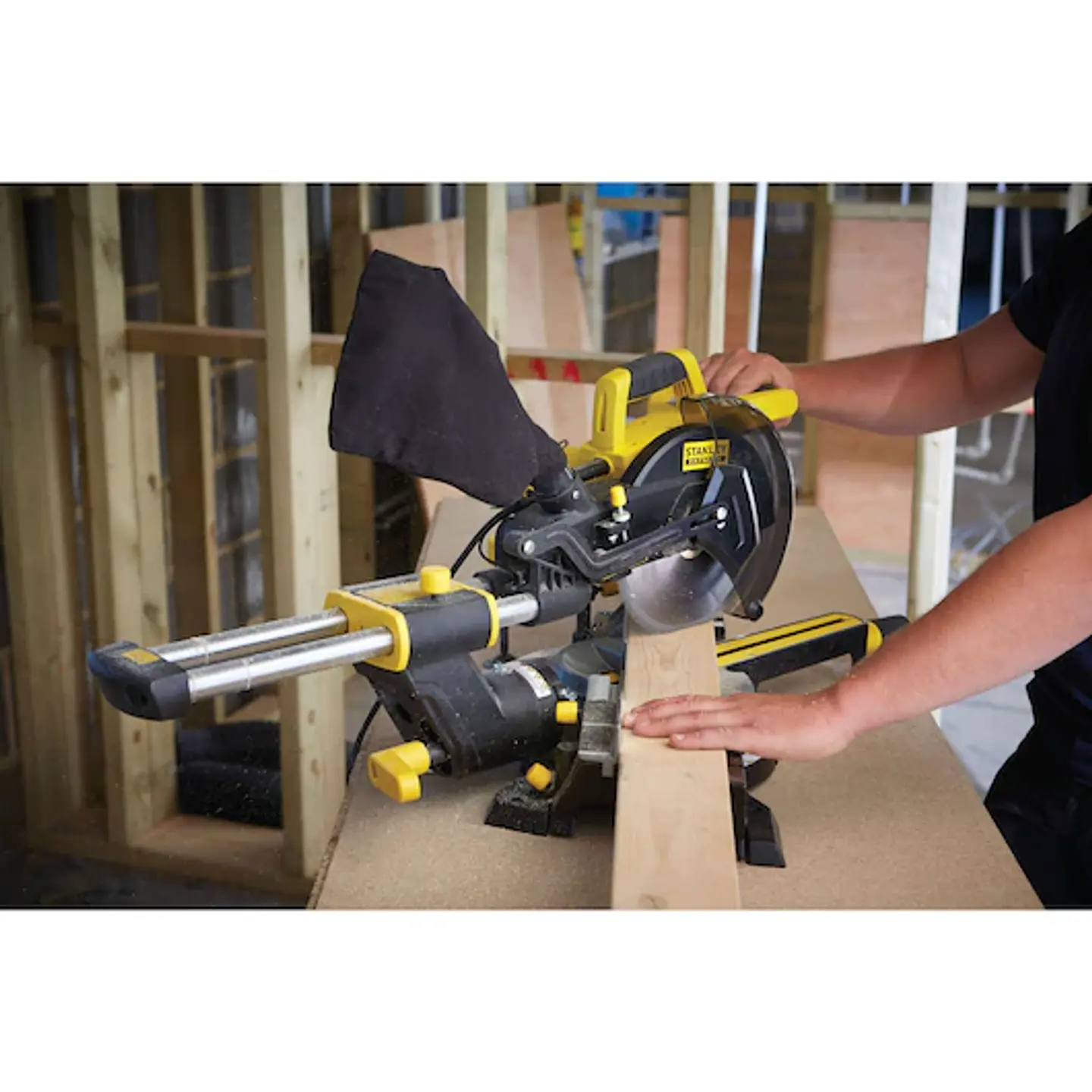 SERRA DE ESQUADRA 1500W Ø216mm STANLEY  3