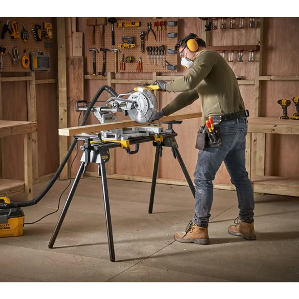 Banco para serra esquadria STANLEY  2